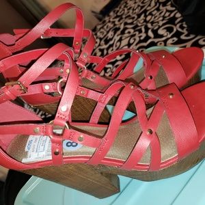 Guess Red Wedges